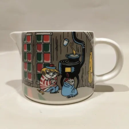 Muminkanna, Kura skymning, Arabia, Finland, höjd 7,5cm, Ø9,5cm, porslin, etikett.  Vikt: 0 g