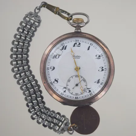 Fickur Béléta Extra, diam 52 mm, silver Boliden, defekt urtavla, bv ink kedjan  Vikt: 87,3 g