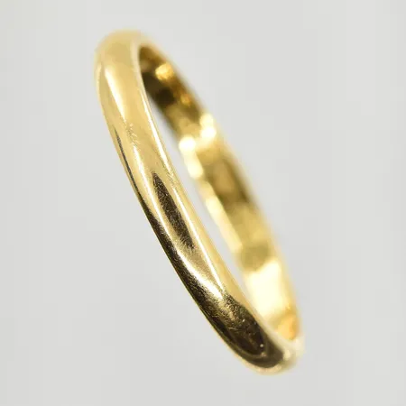 Ring, stl 21, bredd 3 mm, gravyr, 20K. Vikt: 4,6 g