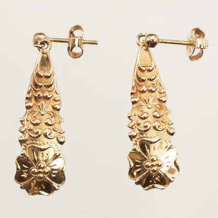 Ett par örhängen, längd 34mm, bredd 10mm, 18K Vikt: 6,3 g