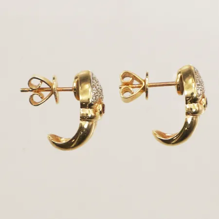 Ett par örhängen med röda stenar och diamanter 20x ca 0,01ct, längd 15,5mm, bredd 8,7mm, tvåfärgade, 18K  Vikt: 5,6 g