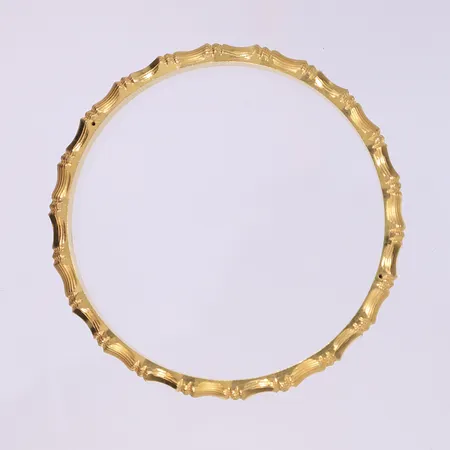 Armring, Ø60mm, bredd 6mm, bucklig, 22K  Vikt: 10,6 g