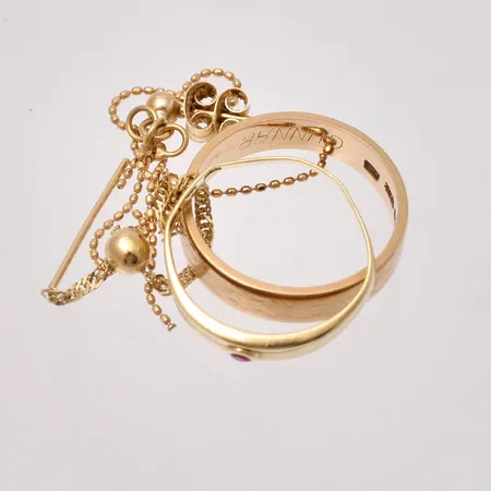 Diverse defekt guld, 18K, vikt 6,38g.