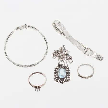 Diverse silversmycken,något defekt. Vikt: 32,4 g