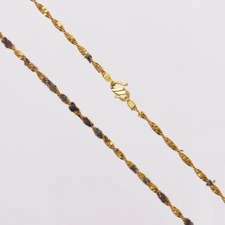Collier, längd 42cm bredd 2,3mm, intrasslat tråd/hår, 22K Vikt: 7,6 g