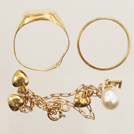 Diverse guld, pärla, skadat, gravyr, defekt, 18K  Vikt: 6,8 g