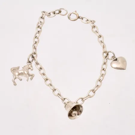 Armband i silver, 18,5cm, Ankar, bredd 4,3mm, 3st berlocker, 925/1000, vikt 9,35g.