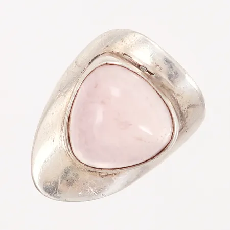 Ring med rosa sten, stl 14¾, bredd: 7-25mm, silver 835/1000 Vikt: 5,6 g
