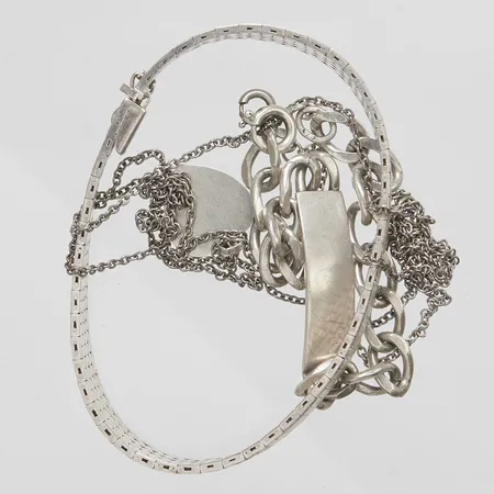 Diverse silver, defekta, 830-925/1000 silver Vikt: 37,6 g