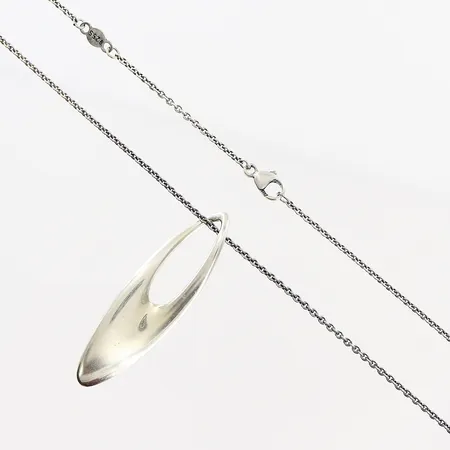 Kedja med hänge Georg Jensen, Zephyr, kedjan 46cm, bredd 1,5mm, hänget 43x12mm, silver 925/1000. Vikt: 6,5 g