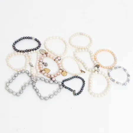 Armband med odlade pärlor, 13 st, diverse färger samt storlekar, metalllås.