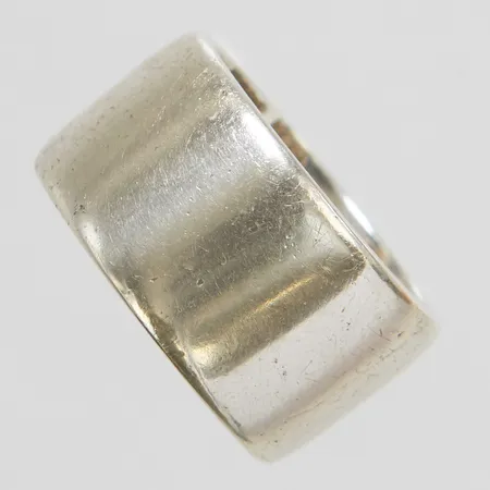Ring slät, Efva Attling, stl 17, bredd 12mm, bruksslitage, 925/1000 silver Vikt: 11,9 g