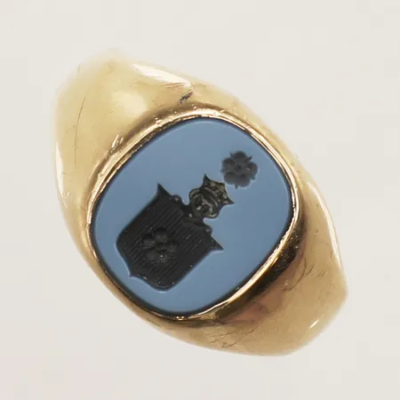 Sigillring, stl 20¾, bredd 14,5mm, 18K Vikt: 12,4 g