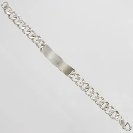 Armband Pansar med bricka, längd ca 21,5cm, bredd 12mm, repig, 925/1000 silver Vikt: 48,5 g
