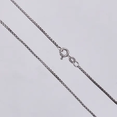 Kedja längd ca 41,5cm, bredd ca 1mm, 925/1000 silver Vikt: 3,7 g