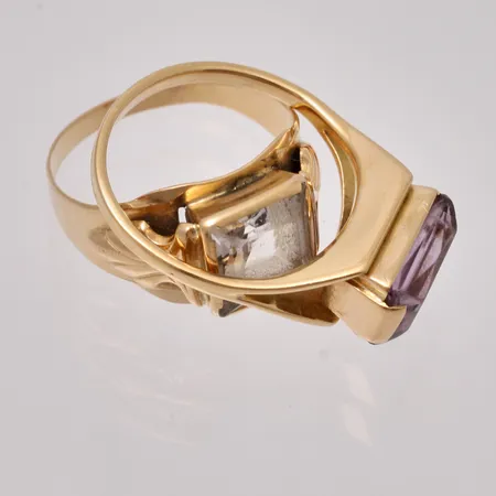 Diverse defekt guld, 18K, bruttovikt 6,54g, ca nettovikt4,6g.