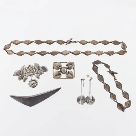 Diverse silversmycken bla brosch Hans Hansen Danmark. Vikt: 49,4 g