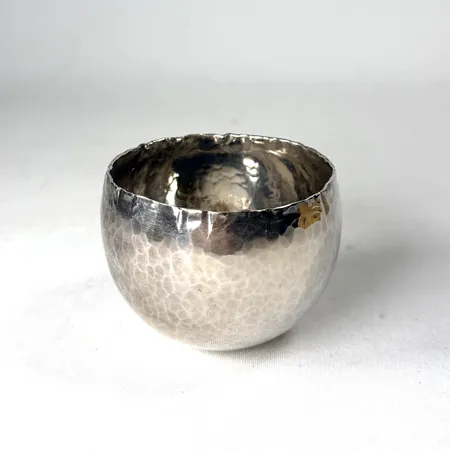 Skål Rey Urban, hamrad yta, Ø7mm, höjd 5cm, Silver 925/1000 Vikt: 93 g
