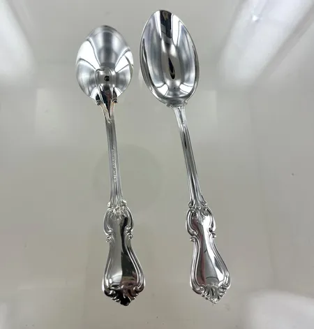 2 skedar Olga, längd 18 cm, GAB silver 830/1000 Vikt: 90,5 g