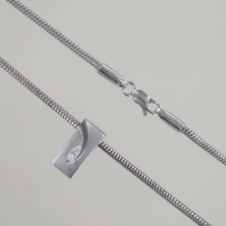 Halskedja med hänge, längd 42/1,5 cm, små defekter på halsbandet, silver 925/1000 Vikt: 8,5 g