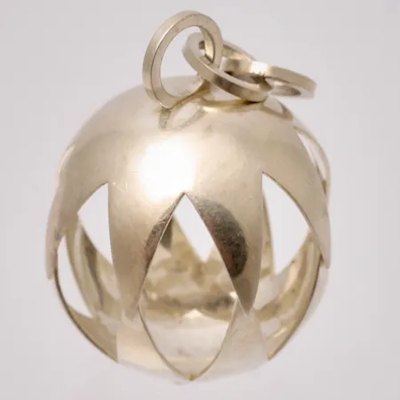  Hänge i silver, mått 27x49mm, 925/1000, tillverkad av Kupittaan Kulta Oy, vikt 9,56g.