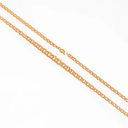 Collier, Bismarck i 18K guld. Det är 44 cm långt, 2,7 - 5 mm brett och väger 7,1g. 18K & kattfot. Springring.