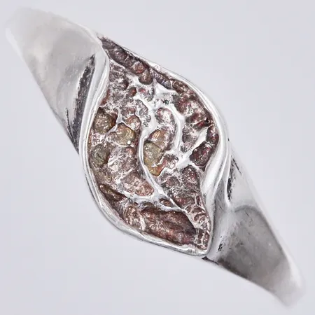 Ring, stl. 18¾, bredd: ca 2-7mm, silver, 925/1000 Vikt: 1,4 g