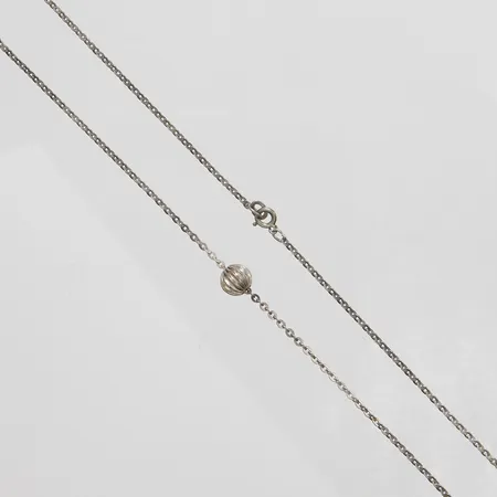 Collier, längd ca 39,8cm, bredd 1,5-8mm, 835/1000 silver Vikt: 3,6 g