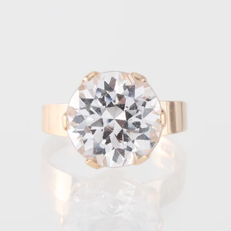 Ring med sten, ALTON, storlek 17 ¼ mm, bredd 2.3-12 mm, 18k. Vikt: 4,2 g