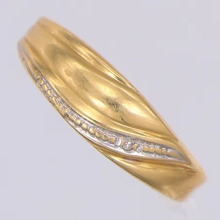 Ring, vitguldsdetalj, stl 17½, kattfotstämpel, 18K Vikt: 1,4 g