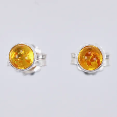 Ett par örhängen med bärnsten, Ø ca 4mm, 925/1000, silver Vikt: 0,7 g