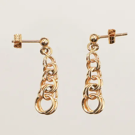 Ett par örhängen Bismarck, längd 25mm, bredd ca 3-7mm, 18K Vikt: 2,4 g