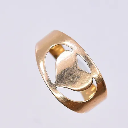 Ring, stl 16, bredd 3-10 mm, 18K. Vikt: 1,3 g