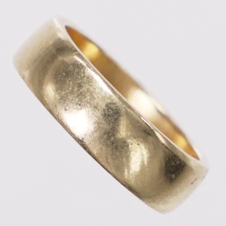 Ring, slät, stl 16, bredd 0,3mm, gravyr, 14K Vikt: 5,4 g