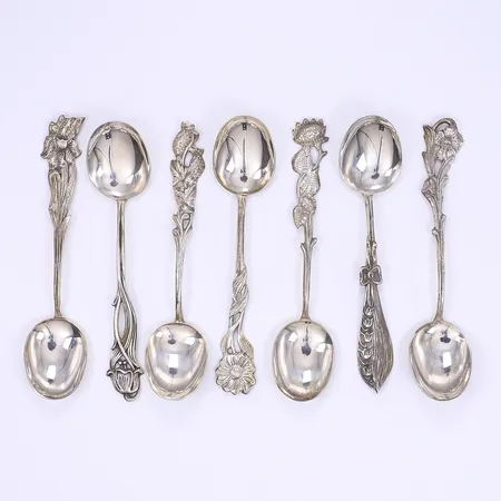 8 Kaffeskedar, Svenska Floran, 11cm, Silver 830/1000 Vikt: 81,9 g