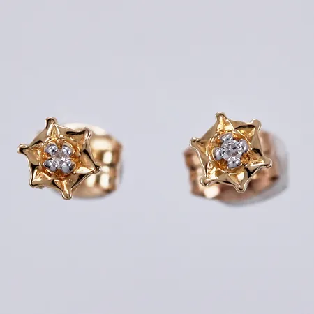 Ett par örhängen stjärnor med diamanter ca 2x0,005ct, Ø ca 4mm, 18K Vikt: 0,6 g