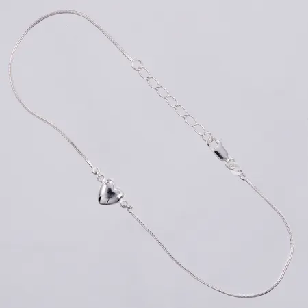 Vristlänk, ormlänk med hjärta, längd: ca 22,5-25,5cm, bredd: ca 1-8mm, GHA, 925/1000 silver  Vikt: 3,1 g