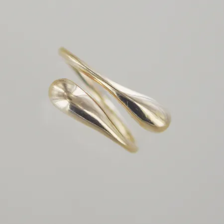 Ring öppen modell, solid, Ø 17 mm, bredd 5 mm, 18K Vikt: 8,2 g