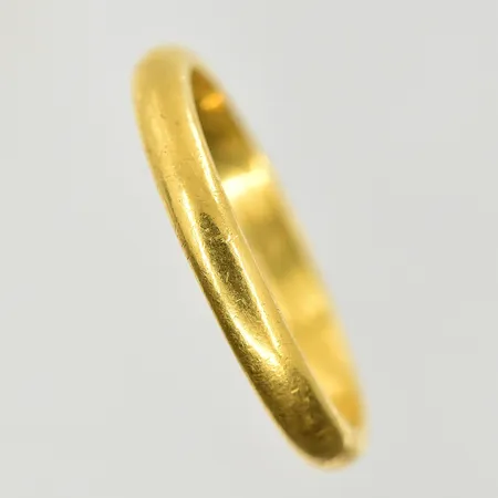 Ring, stl 20¼, bredd 3 mm, 23K. Vikt: 5,3 g