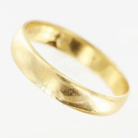 Ring, slät, stl 19¾, bredd 4mm, repor, 14K.  Vikt: 3 g