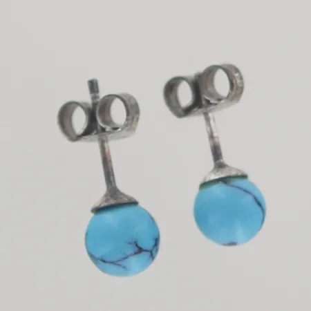 Ett par örhängen, bredd 3 mm, silver 830/1000 Vikt: 1 g