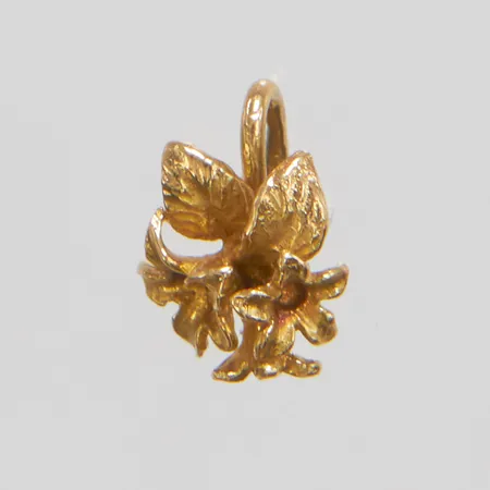 Hänge blommor, längd ca 10mm, bredd 6,5mm, 18K Vikt: 0,5 g