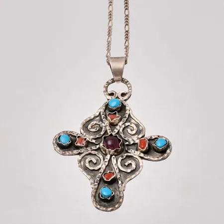 Hänge med kedja i silver, mått 48,3x74,5mm, 4st Turkosfärgade stenar, 4st orangea stenar, 1st lila sten, 925/1000, Mexiko, Kedja, 61cm, Figaro, bredd 2,2mm, 925/1000, Italy, vikt 23,63g.