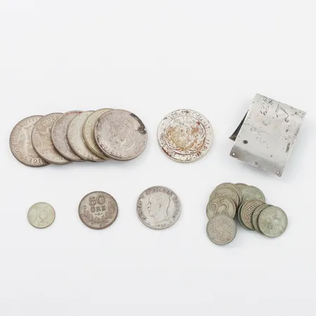 Diverse mynt + silverbit,totalvikt 157 gram. Vikt: 157 g