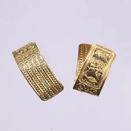 Diverse guld, defekt, 18K  Vikt: 1,8 g