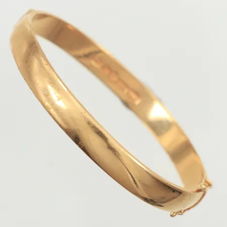 Stelt armband, Ø60mm, innermått 17,5cm, bredd 7,8mm, Fritz Olsson, AB Luleå 1988, repigt, 18K  Vikt: 38,3 g