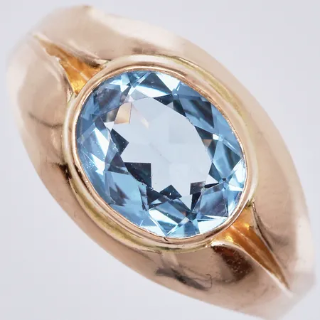 Ring med syntetisk sten, BEH Bengt Hallberg Guldsmeds AB 1975 stl: 17, bredd: ca 4-9 mm, 18K Vikt: 2,1 g