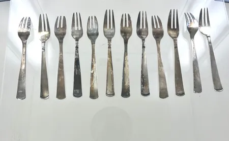 12 st dessertgafflar Rosenholm, längd 14 cm, GAB silver 830/1000 Vikt: 215,3 g