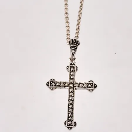 Hänge med kedja i silver, mått 18,5x35,3mm, Markasiter, kedja, 45,5cm, Ärtlänk, bredd 1,7mm, 835/1000, vikt 5,14g.