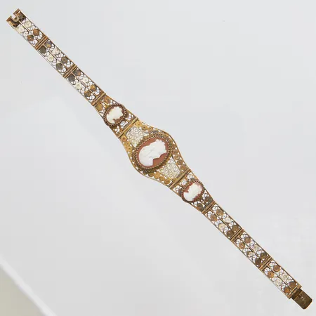 Armband, filigranarbete, camé, längd ca 18,5cm, bredd 8-22,5mm, bortnött förgyllning, slitage, 800/1000 silver Vikt: 15,2 g